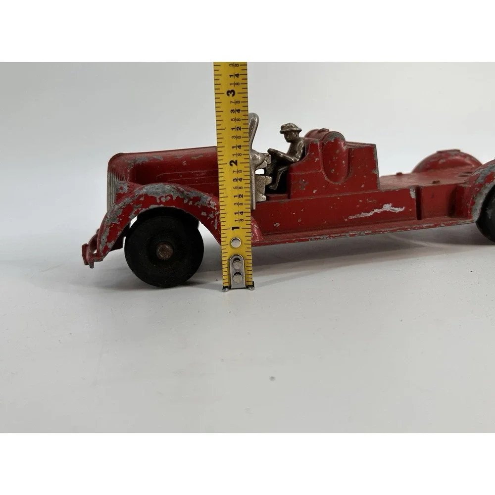 Vintage Hubley Kiddie Toy Die Cast Fire Truck w/Driver # 473